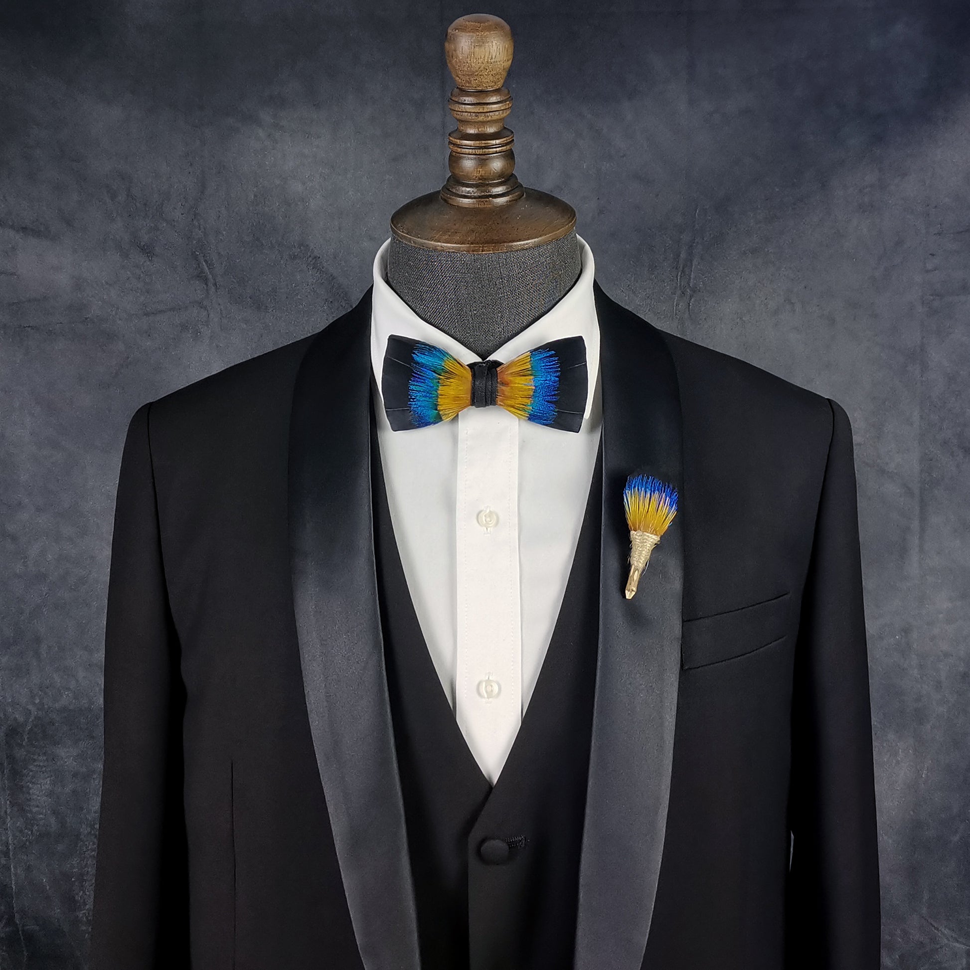 Lanzonia Men's Feather Lapel Pin Groom Boutonniere Groomsmen Brooch Handmade Blue and Yellow Feather Hat Pin Wedding Accessories - Lanzonia