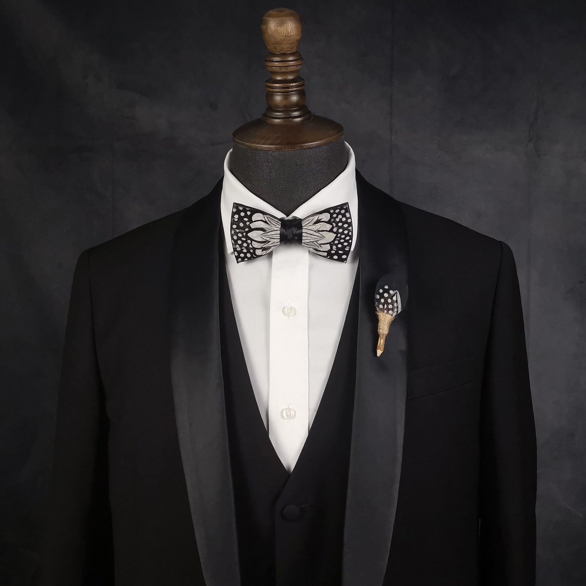 Lanzonia Men's Black Feather Lapel Pin Groom Boutonniere Wedding Accessories Groomsmen Brooch Handmade Feather Hat Pin - Lanzonia