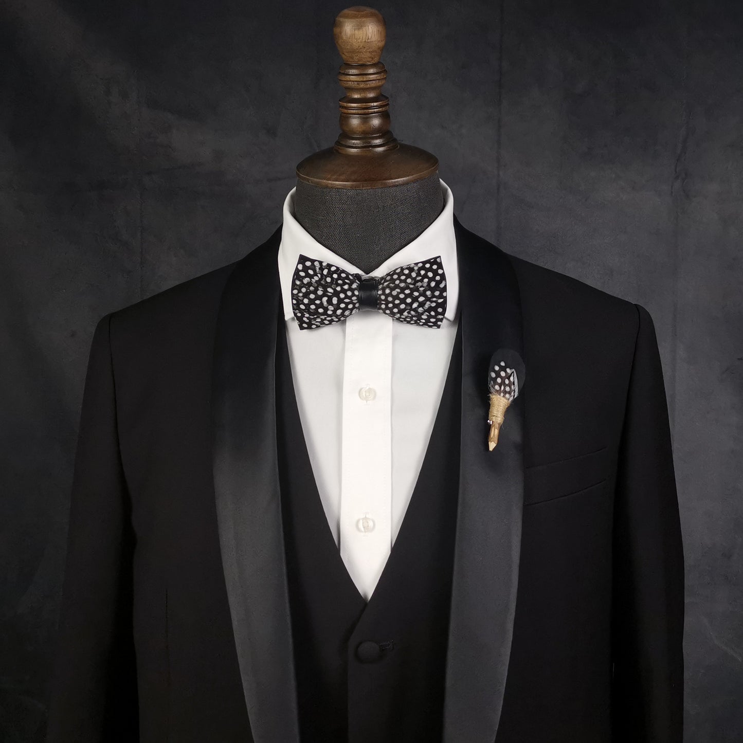 Lanzonia Men's Black Feather Lapel Pin Groom Boutonniere Wedding Accessories Groomsmen Brooch Handmade Feather Hat Pin - Lanzonia