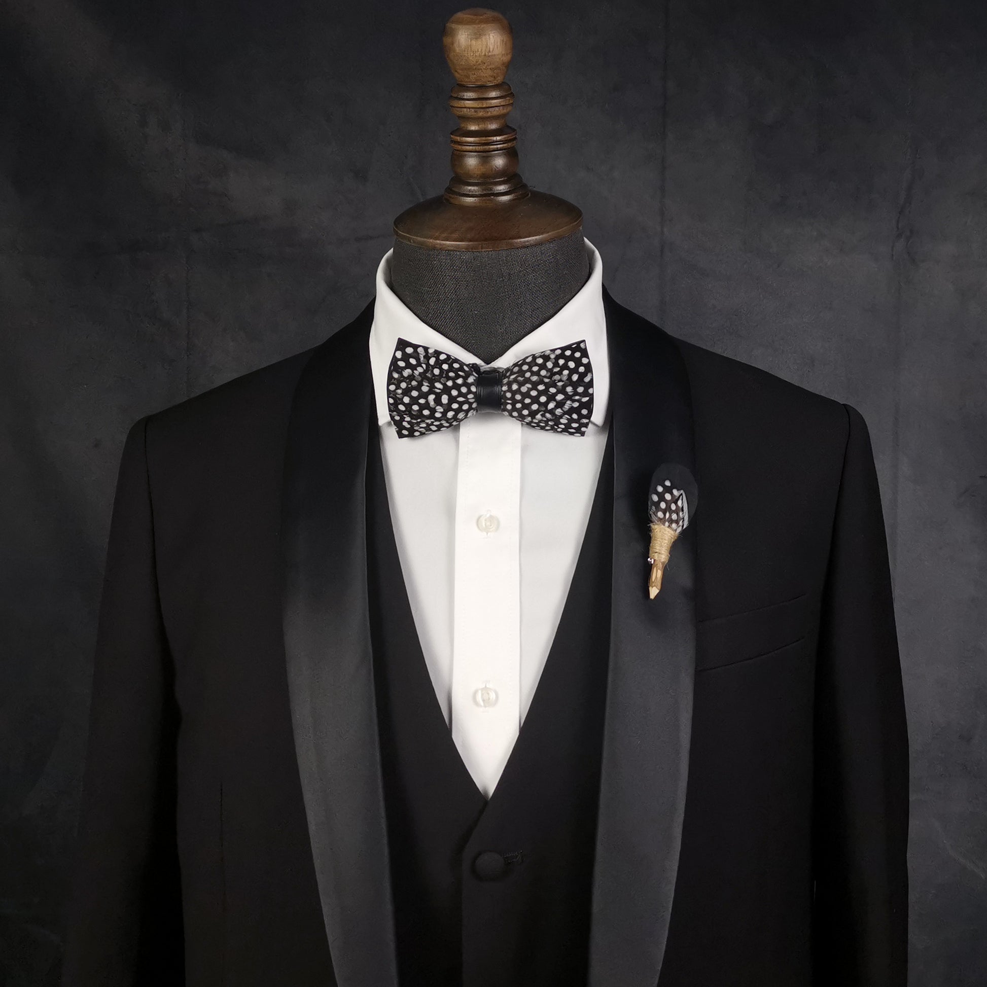 Lanzonia Men's Black Feather Lapel Pin Groom Boutonniere Wedding Accessories Groomsmen Brooch Handmade Feather Hat Pin - Lanzonia