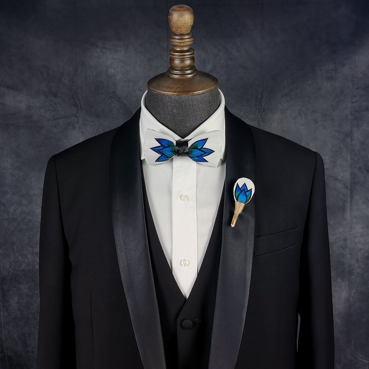 Lanzonia Men's Feather Boutonniere Groom Lapel Pin Groomsmen Brooch Handmade Feather Hat Pin Wedding Accessories - Lanzonia